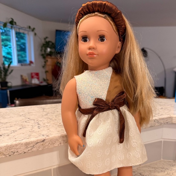 Our Generation Shelby Doll 18” - Picture 2 of 11